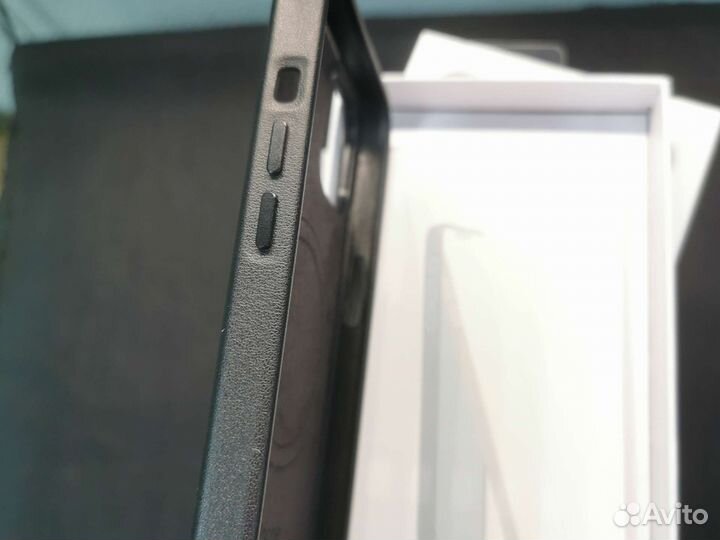 Накладка Apple iPhone 14