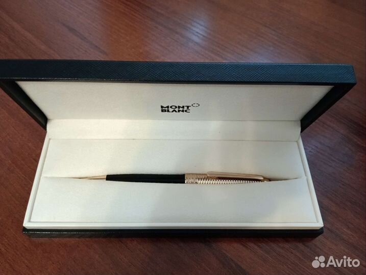 Шариковая ручка Montblanc geometry classique