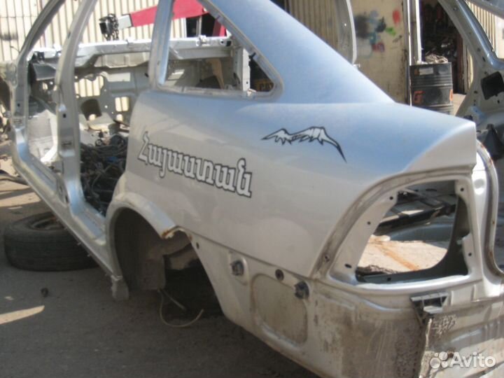 Четверть кузова задняя левая Opel Vectra B хэтчбек