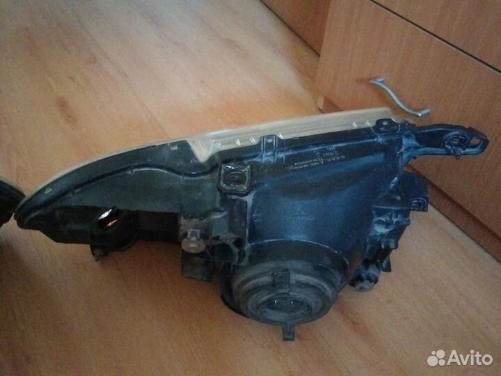 Фары Mitsubishi pajero 3