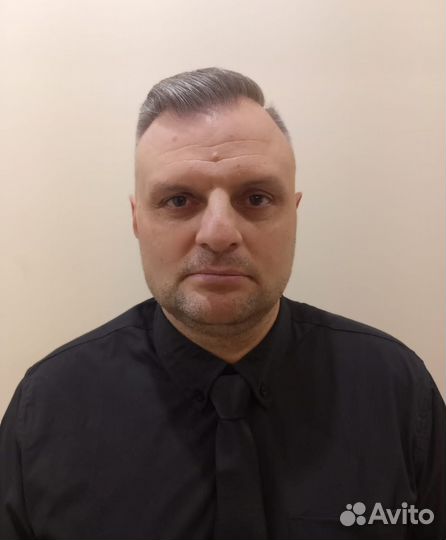 Официант на банкет. Официант