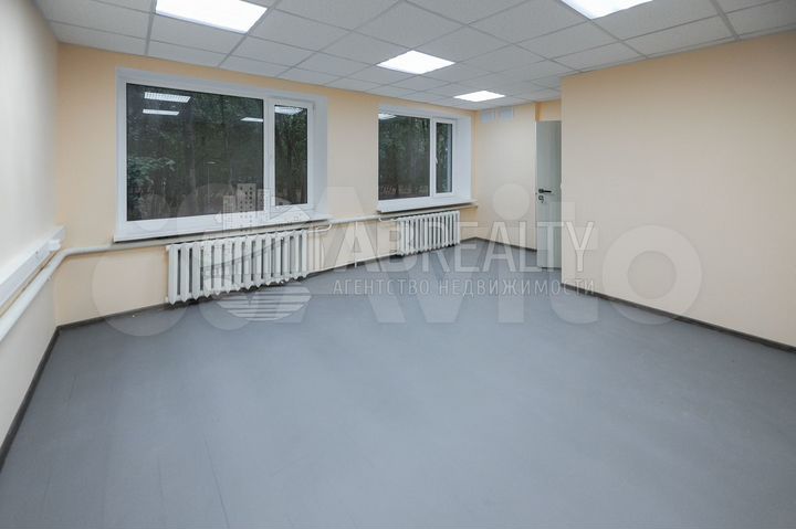 2-этажное Здание 785 м² с парковкой