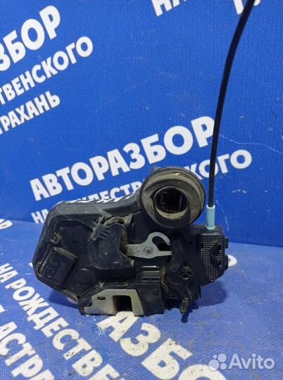 Задний левый замок двери Toyota Camry 30 седан
