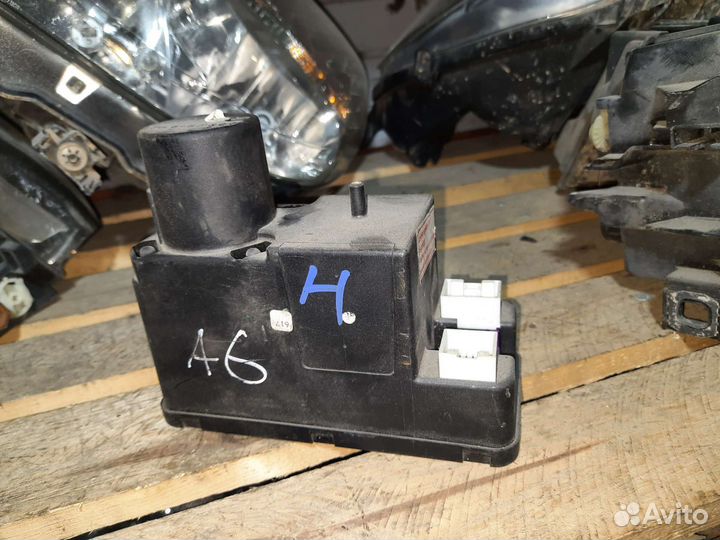 Компрессор центрального замка Audi 100 Audi A6 C4