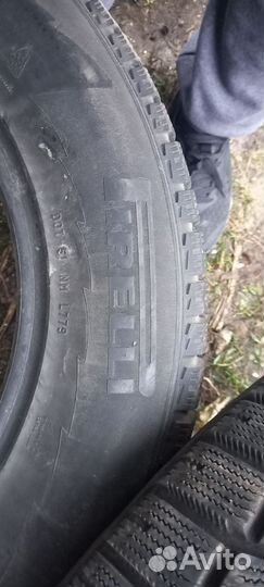 Pirelli Winter Ice Control 215/65 R16