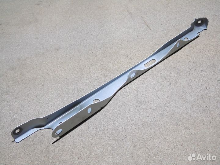 Планка кузова Тойота Приус 50