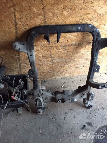 Продам подрамник от Опель астра H 2008 оригинал