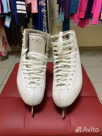 Коньки фигурные Risport RF-3 PRO P-240