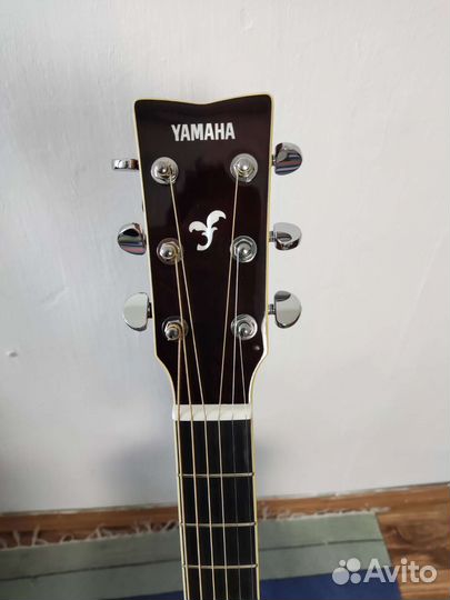 Yamaha fg 830 TBS акустическая гитара + подставка