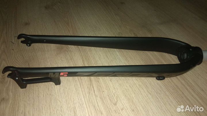 Вилка ригидная (жёсткая) для велосипеда