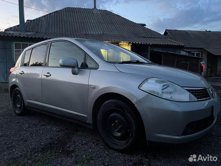 Nissan Tiida 1.5 AT, 2005, 235 000 км