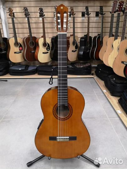 Электро-акустическая гитара Yamaha CX40