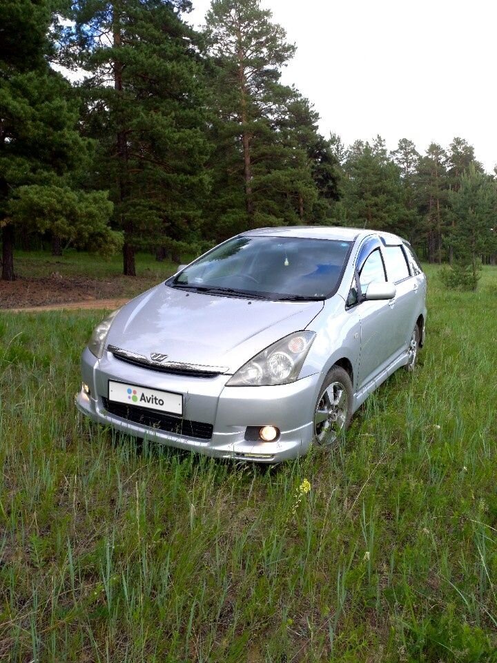 Toyota Wish: фото владельца