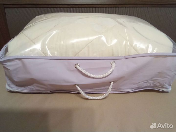 Одеяло 145х205, с шелковым наполнителем. Новое