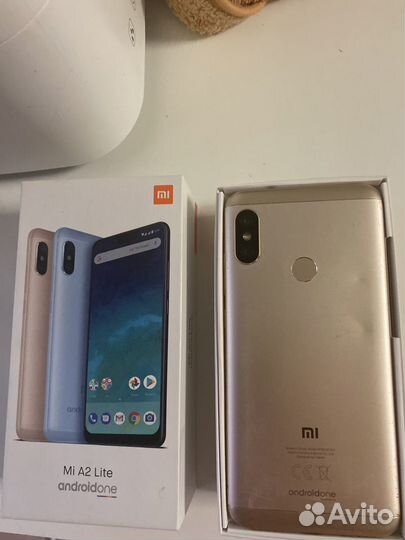 Xiaomi Mi A2 Lite Android One, 4/32 ГБ