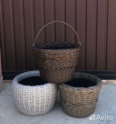 Кашпо из искусственного ротанга