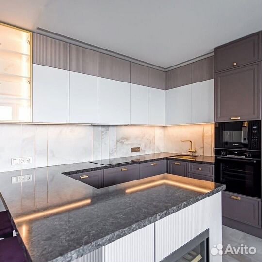 Кухня угловая с барной стойкой