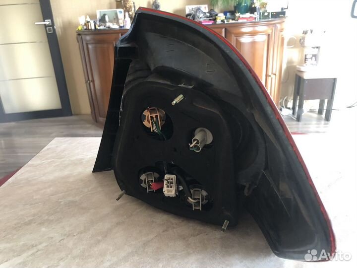 Задний левый фонарь Тойота Алион 240 2002-2004г.в