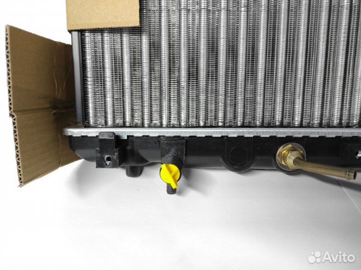 Радиатор охлаждения двигателя Toyota Mark 2 JZX100