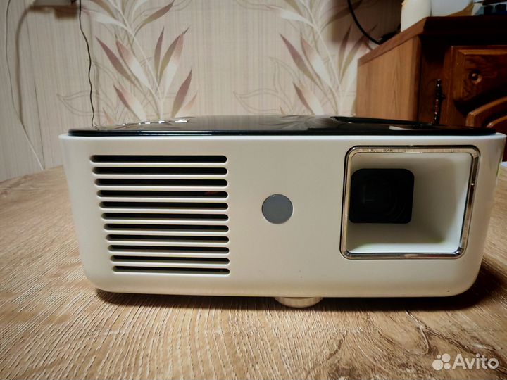 Портативный проектор benq joybee gp1