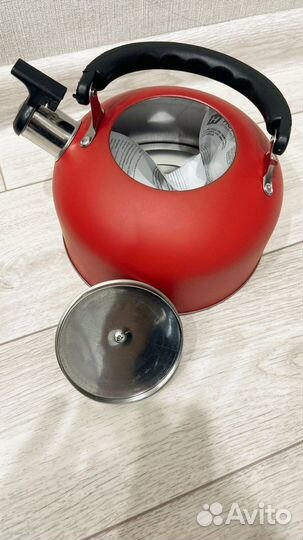 Чайник 2 литра со свистком новый