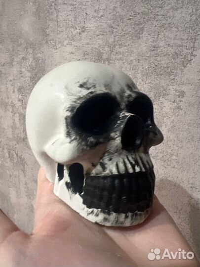 Статуэтка череп