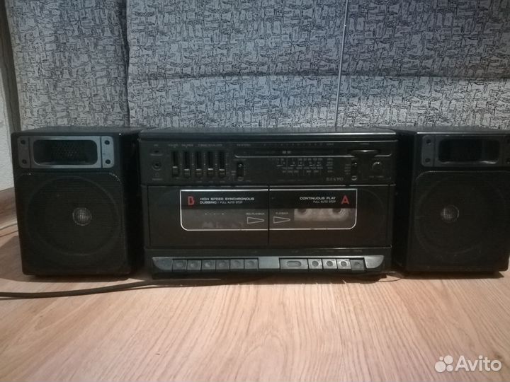 Магнитофон Sanyo