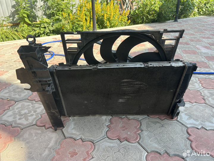 Радиатор с вентилятором на bmw