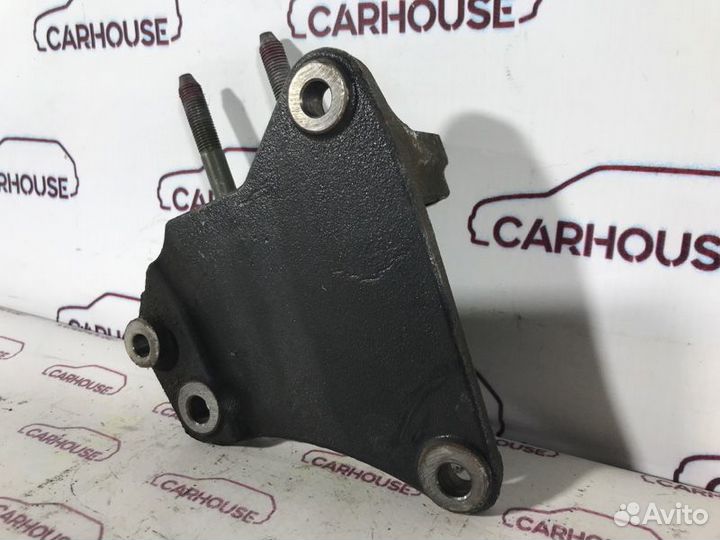 Кронштейн двигателя передний левый Mitsubishi