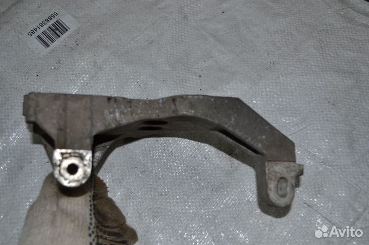 Кронштейн генератора 2110