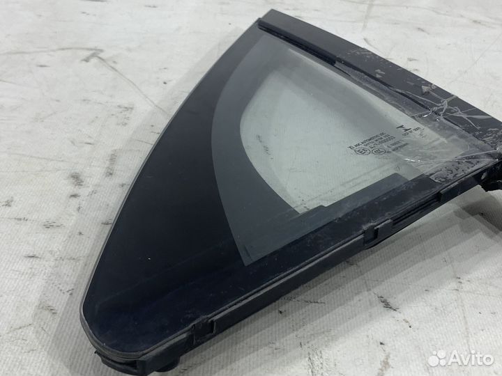 Форточка двери передней левой Porsche Macan 95B