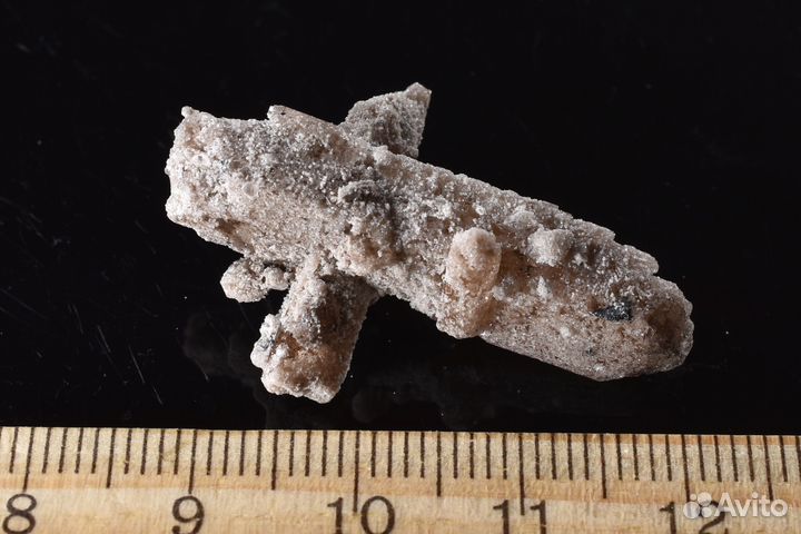 Топаз, псевдобрукит, гематит. Лот №374