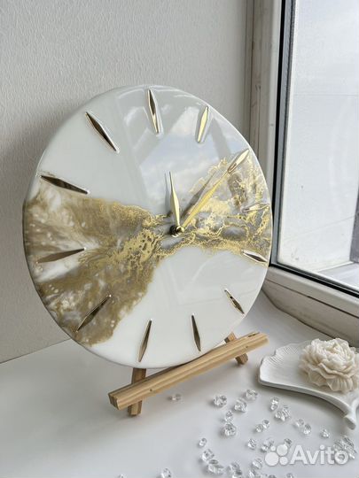 Часы настенные из эпоксидной смолы