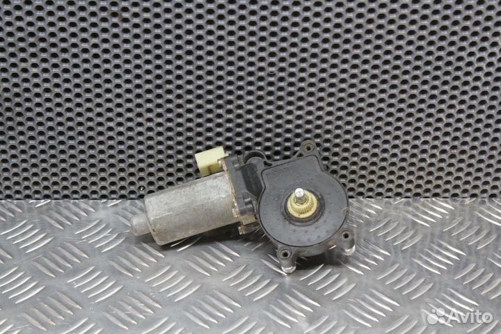 Моторчик стеклоподъемника перед / зад BMW X5 E53