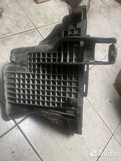 Корпус воздушного фильтра додж чарджер 5.7