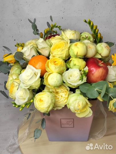 Букет из цветов и фруктов, цветы Самара