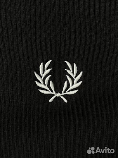 Футболка Fred perry с лампасами