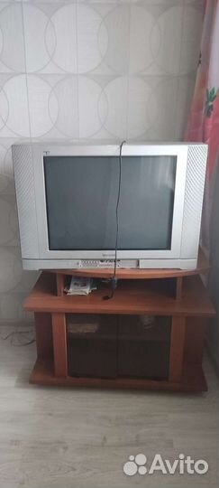 Тумба и телевизор