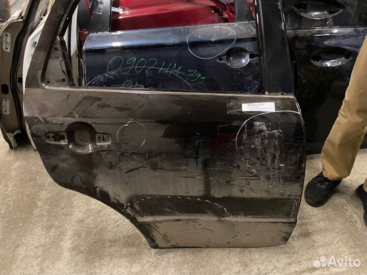 Suzuki SX4 Дверь задняя правая б/у.оригинал