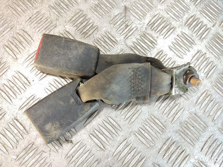 Ответная часть ремня безопасности Mitsubishi Lance