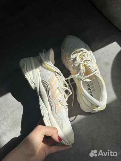 Кроссовки adidas ozweego женские