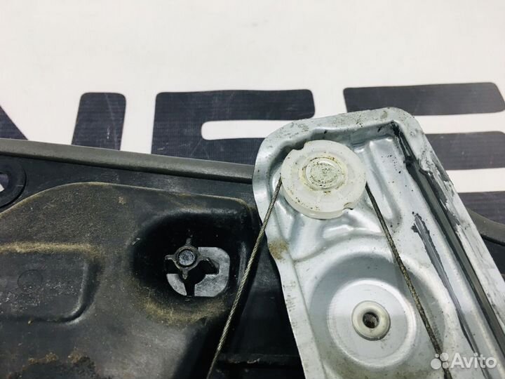 Стеклоподъемник передний правый Kia Ceed 2. JD