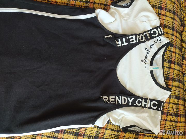 Модная одежда для девочки-подростка