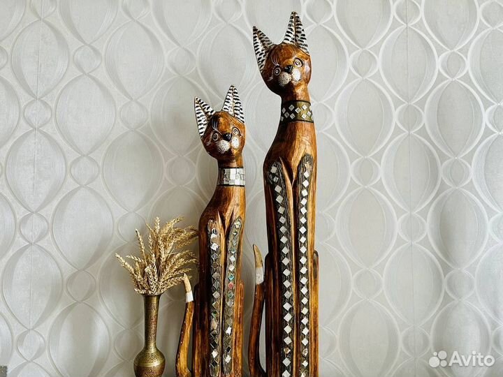 Кот и кошка статуя