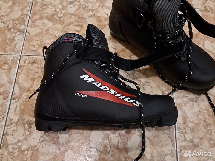 Лыжные ботинки маломерки 37