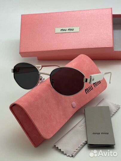 Солнцезащитные очки miu miu