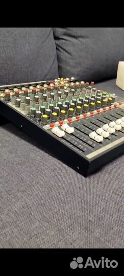 Микшерный пульт Soundcraft EFX8