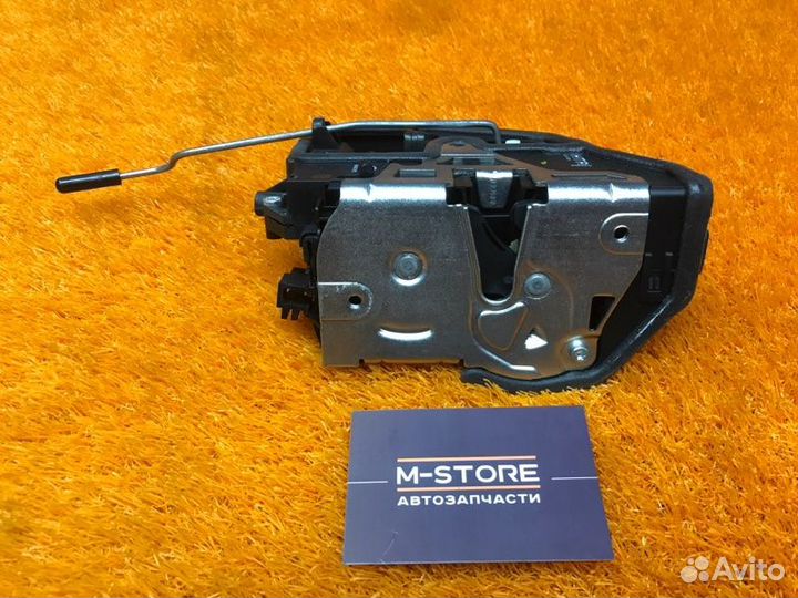 Замок двери задний правый Bmw 3-Series E90 N46B20B