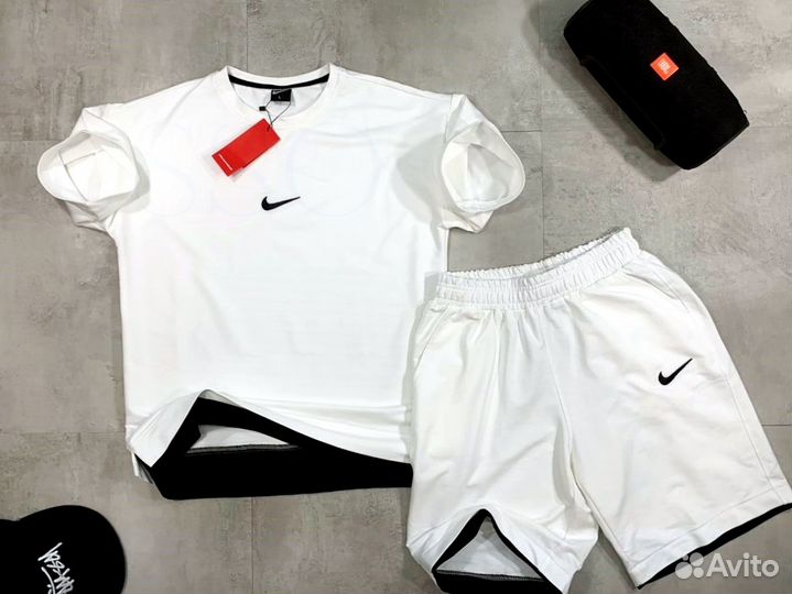 Костюм летний Nike 46 размер s