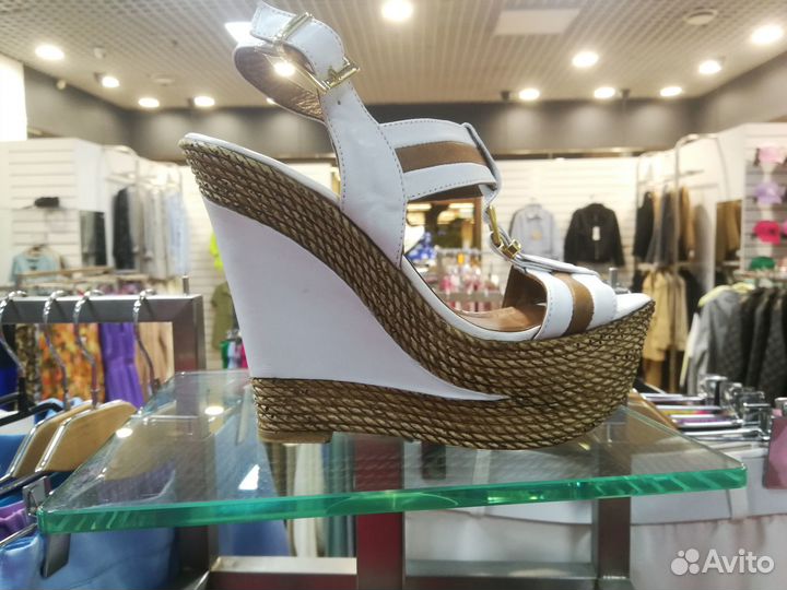 Босоножки натуральная кожа 37 размер